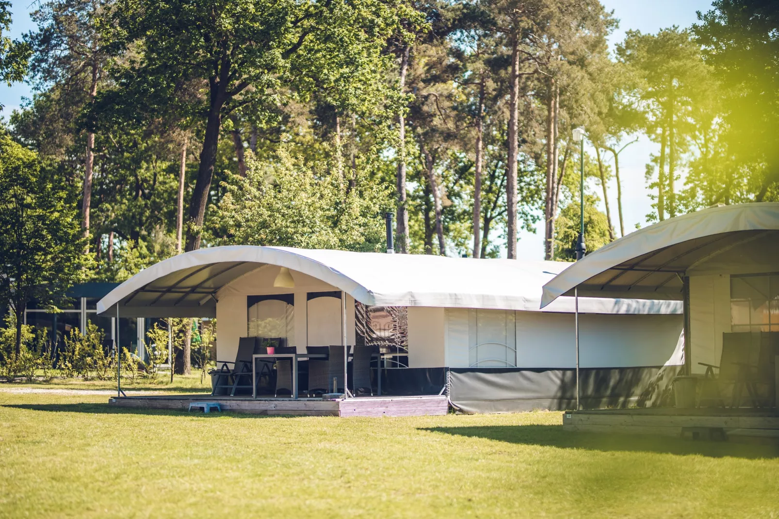 Tent Villa | 2 - 6 people-Buitenkant zomer