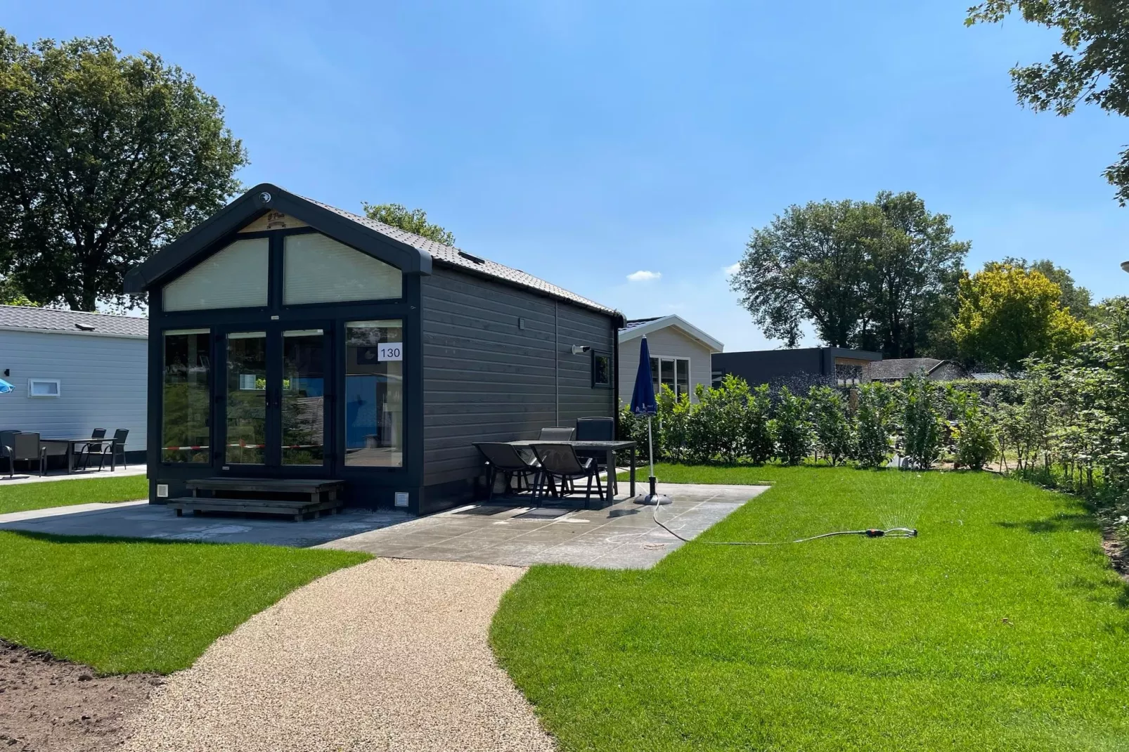 Tinyhouse 'Egel' | 2 - 4 persons-Buitenkant zomer