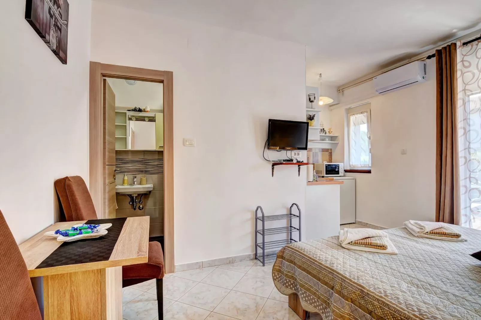Kajfes A2 - Lovely Studio Apartment with Terrace-Plattegrond