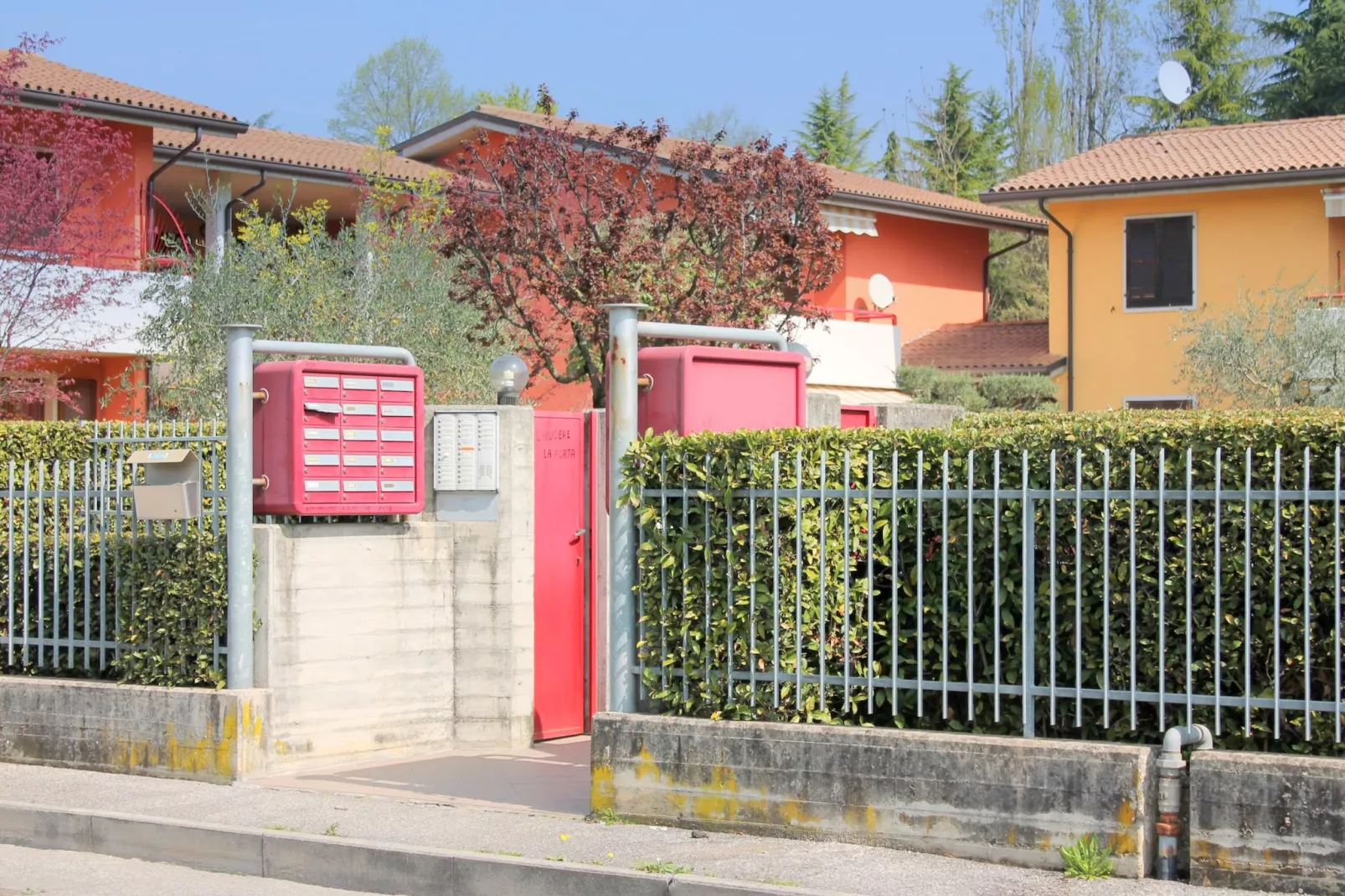 Le Tende C17-Hal-ontvangst
