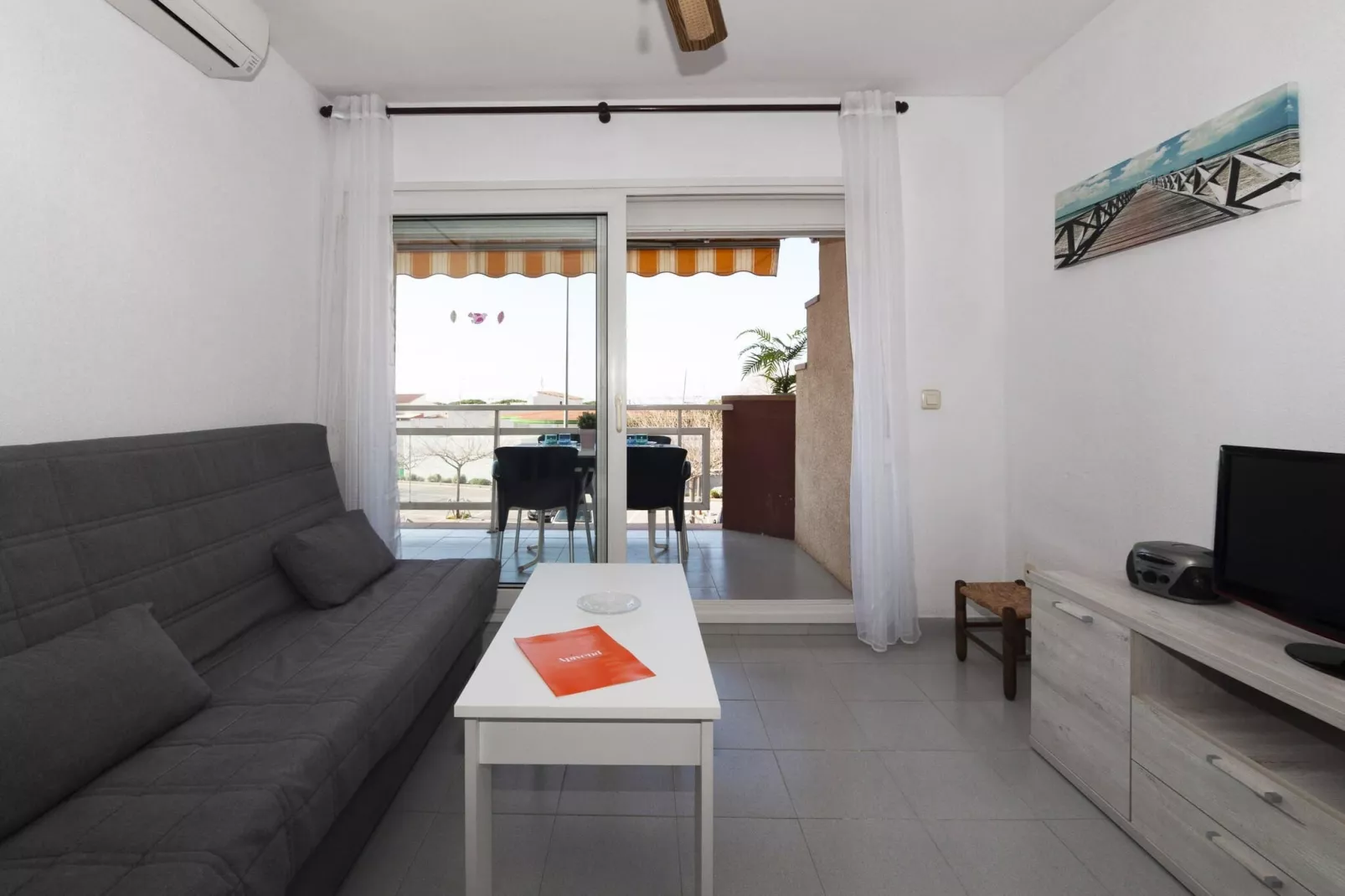 1075 ROCMAR vista Mar-Woonkamer