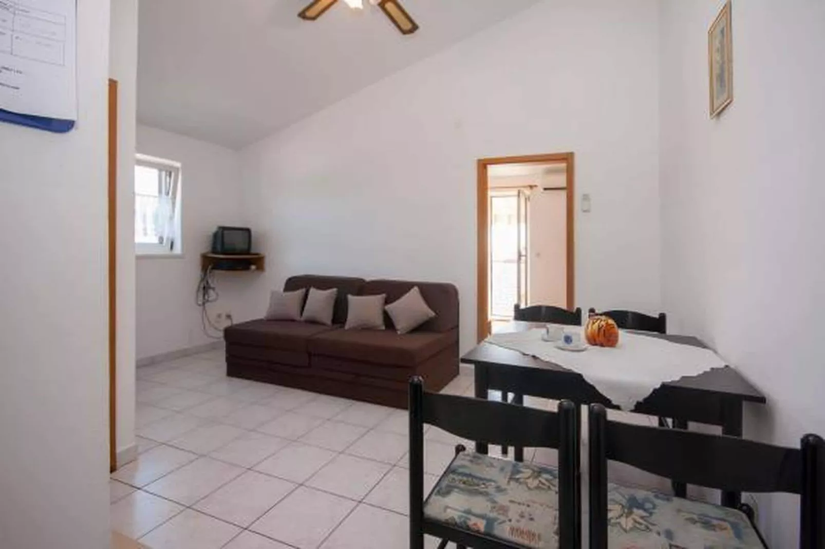 Apartments Maretić - one bedroom apartment A2-Woonkamer