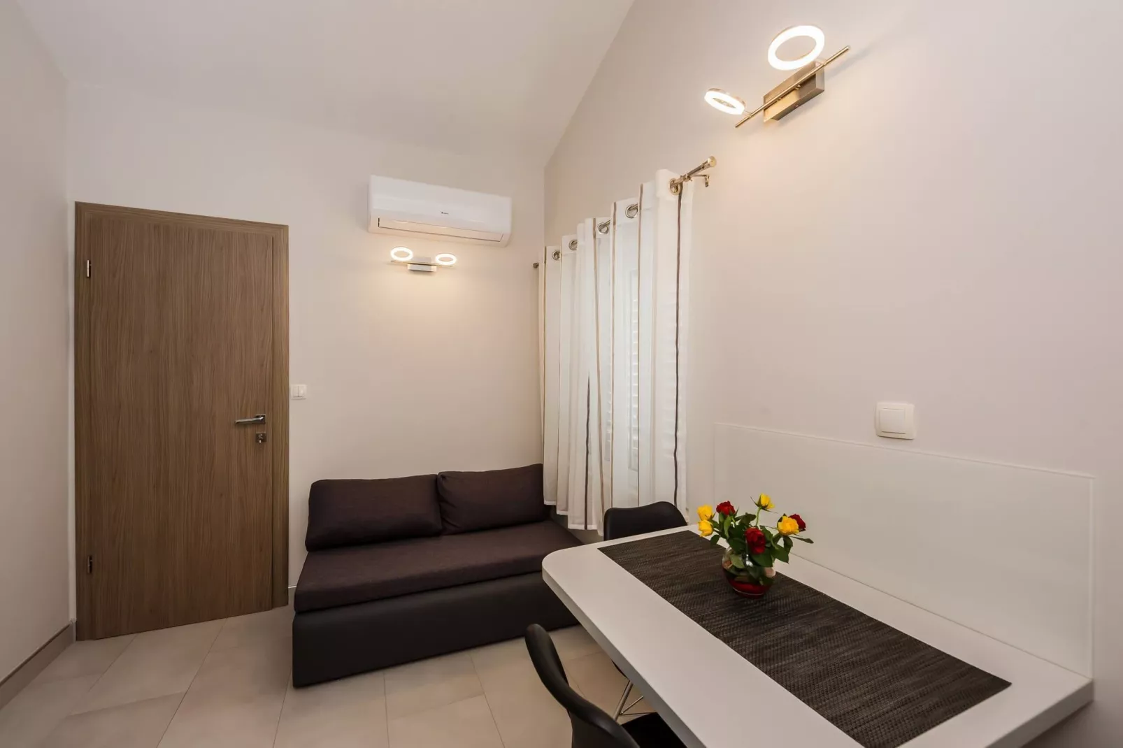 Apartments Savin - one bedroom apartment-Woonkamer