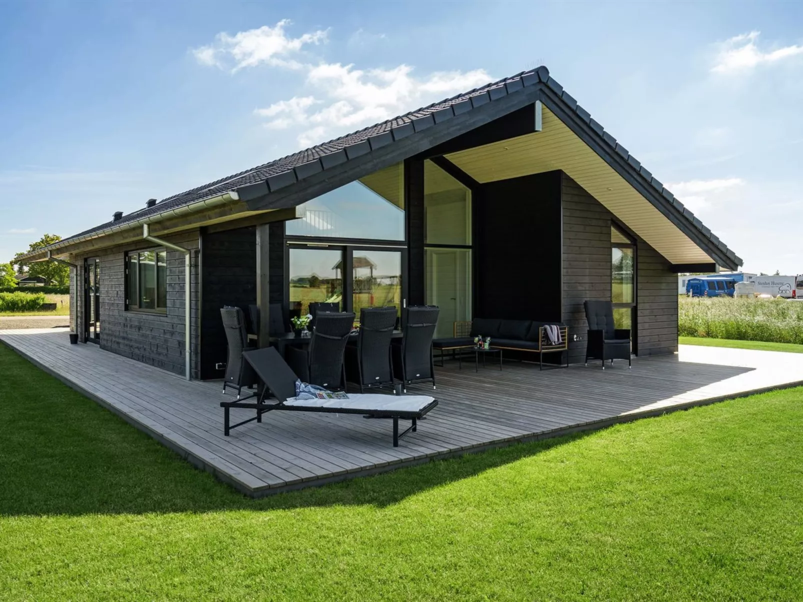 "Thalie" - 400m from the sea