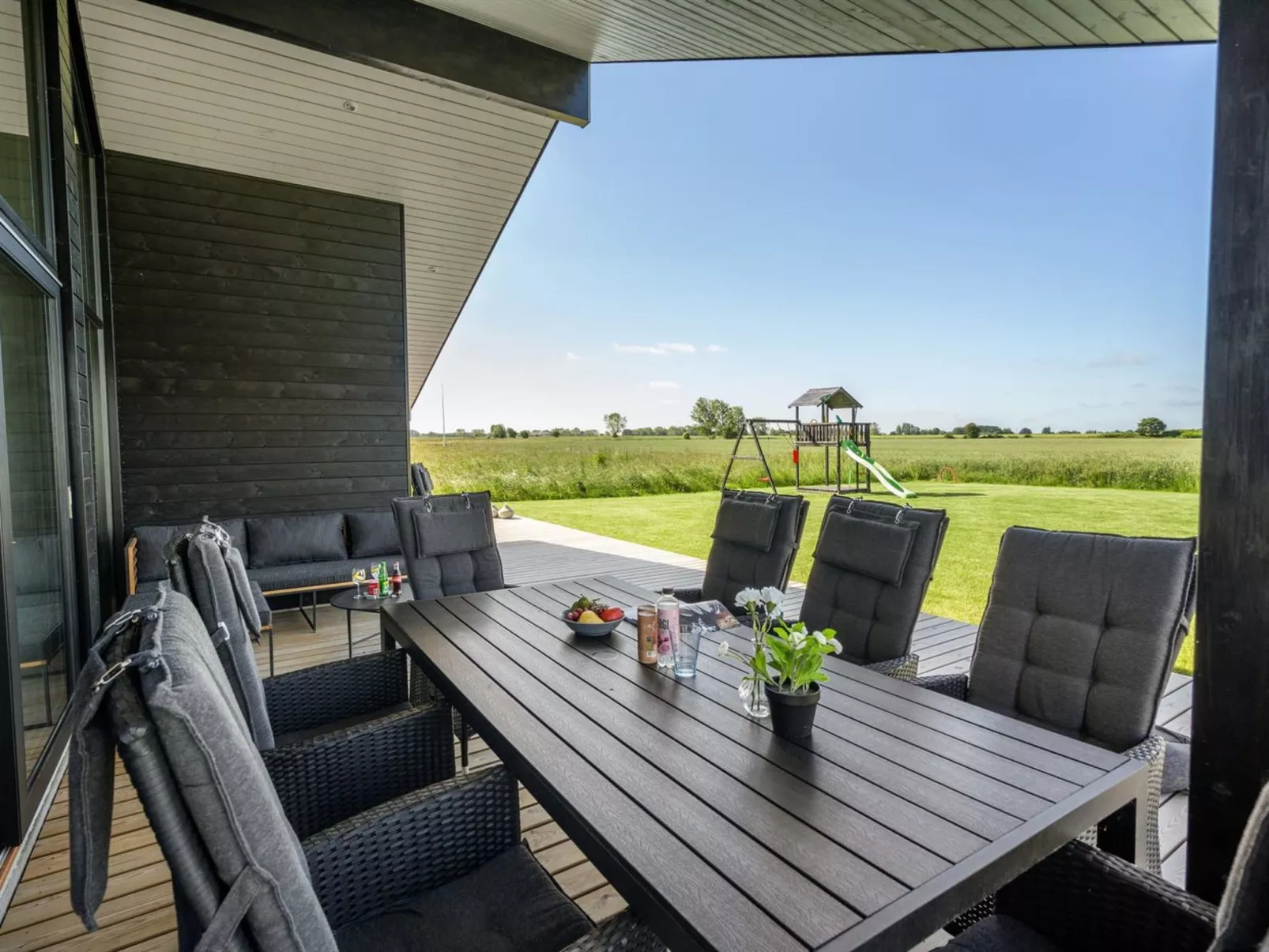 "Thalie" - 400m from the sea