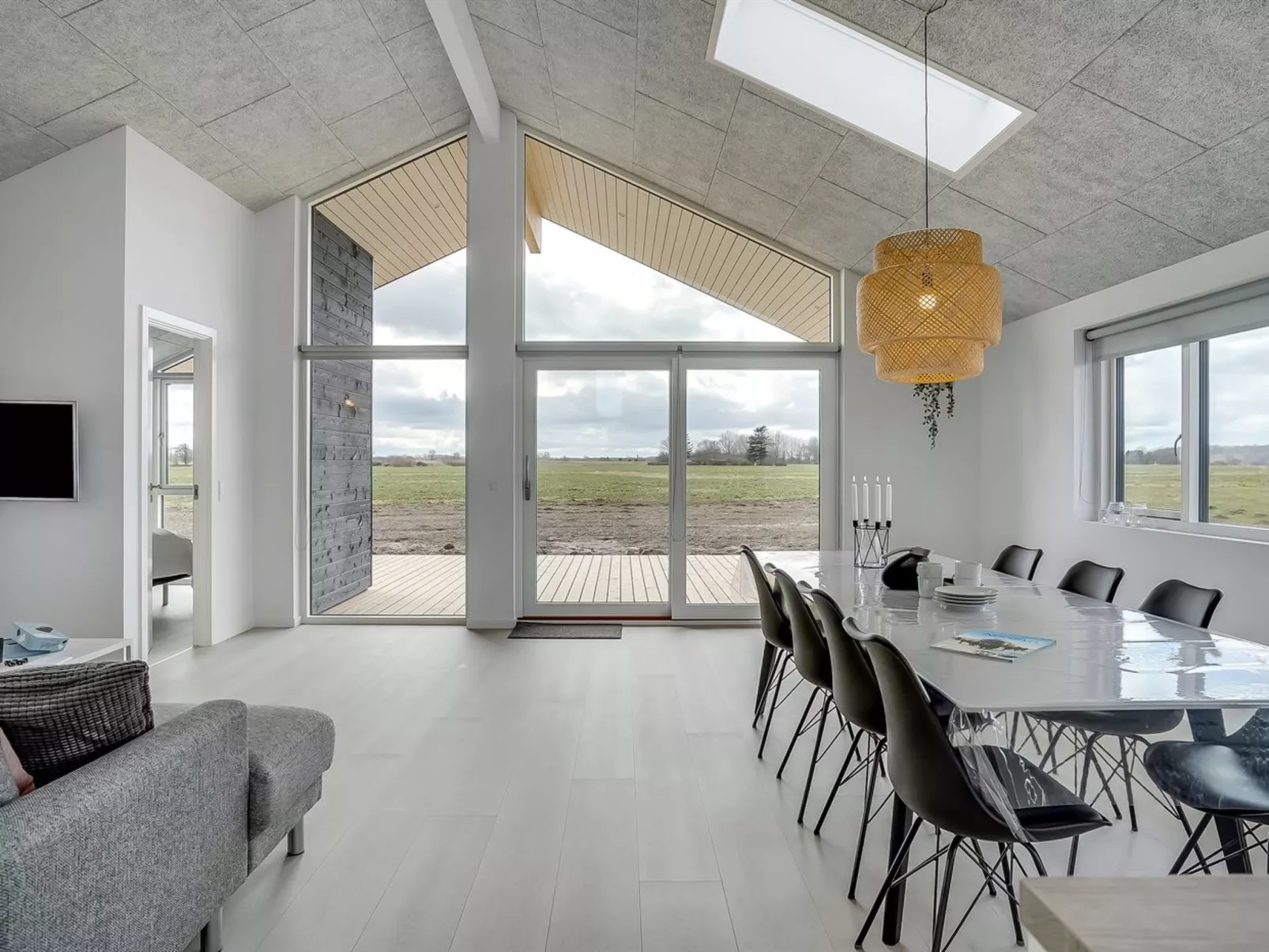 "Thalie" - 400m from the sea