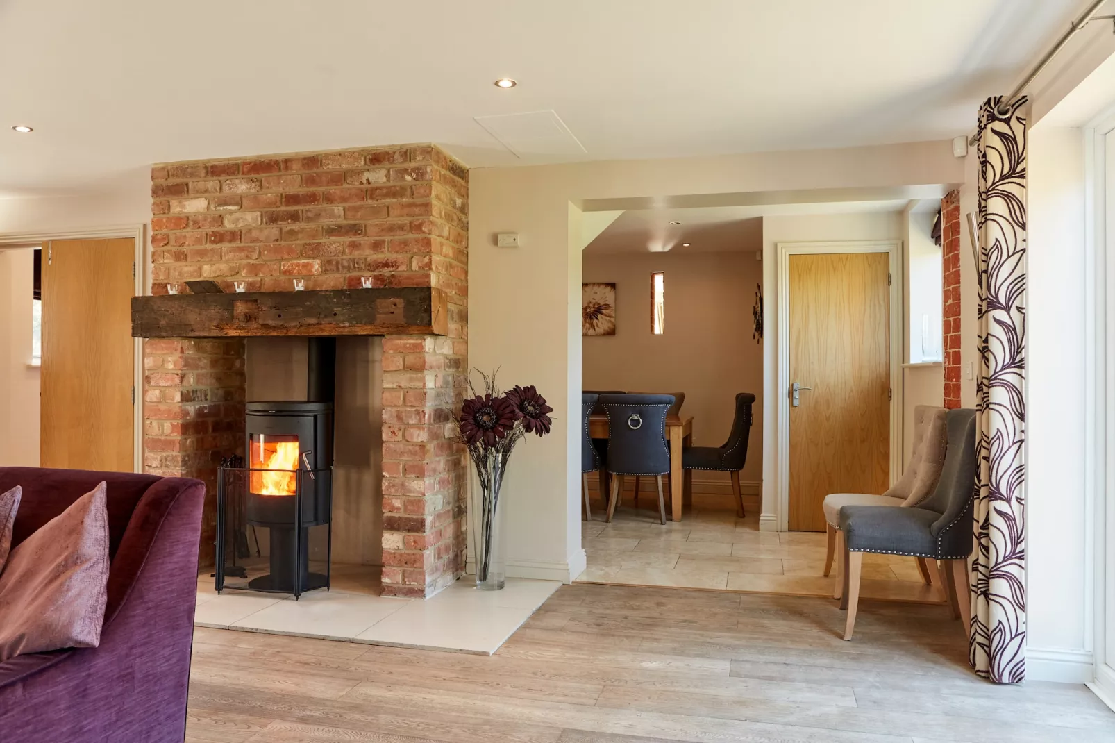 Sunshine Cottage-Woonkamer