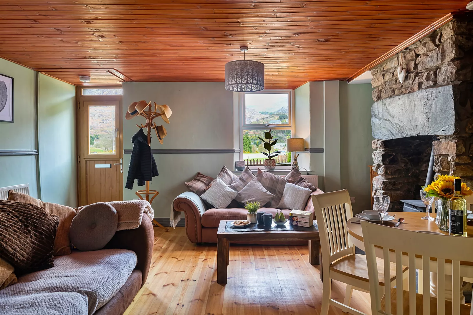 Maes Neuadd-Woonkamer