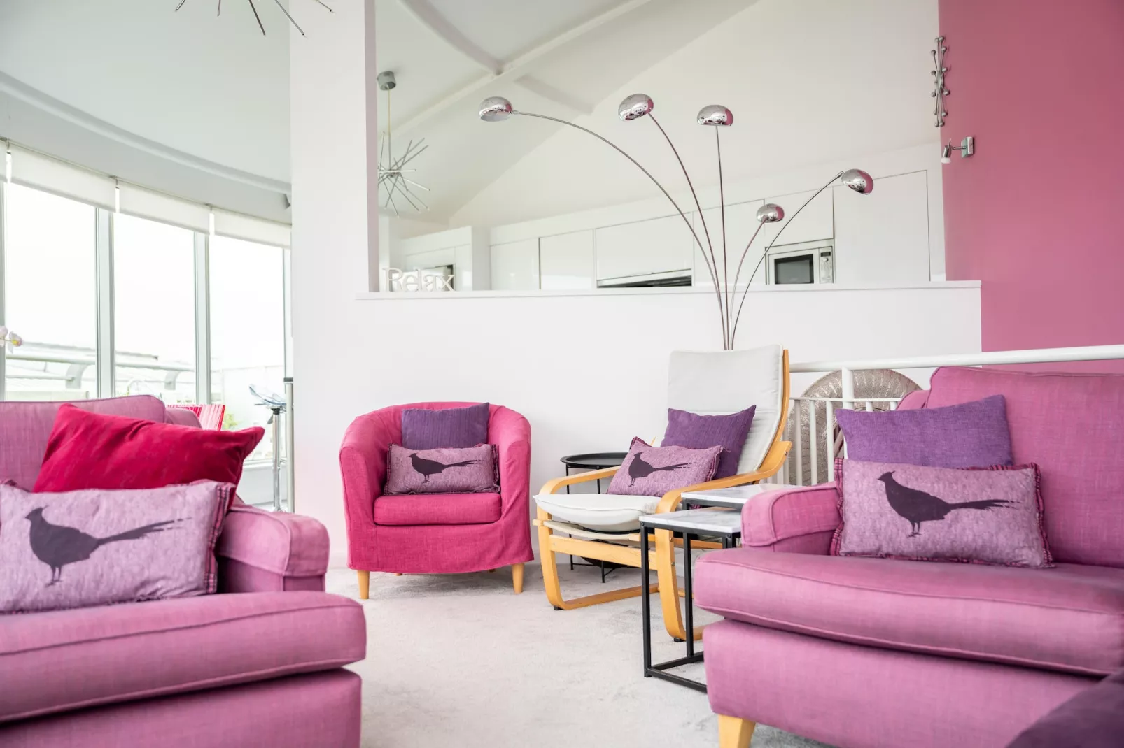 The Penthouse at 611 Westgate-Woonkamer