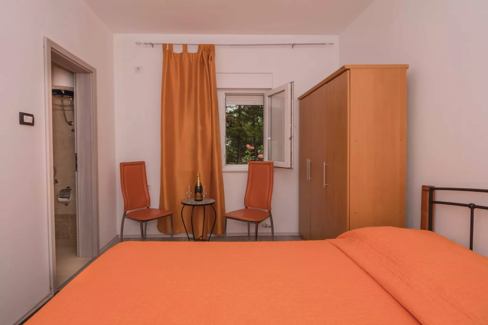 Apartment Lavanda - Four Bedroom Apartment with Hot tub and Terrace-Slaapkamer