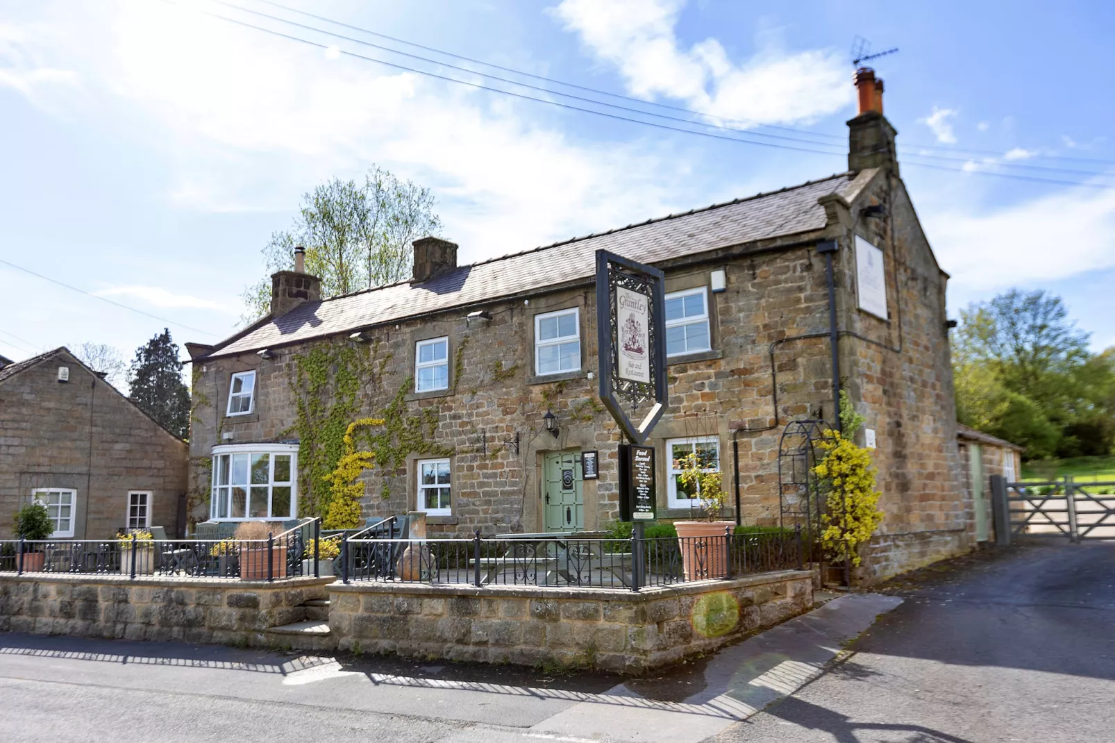 The Old Estate Office Nr Grantley Hall-Buitenlucht