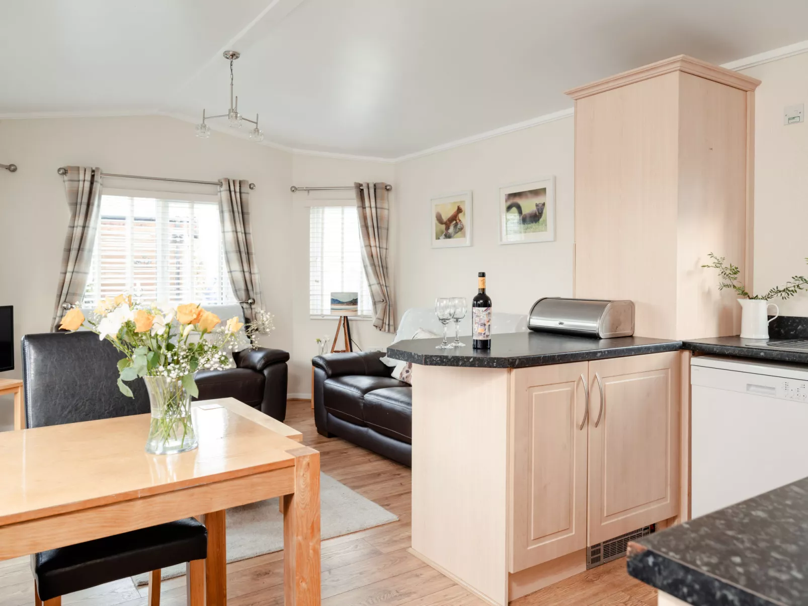 Crossbill Lodge-Binnen