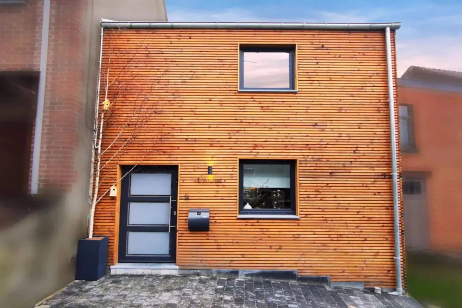 The Atelier-Buitenkant zomer