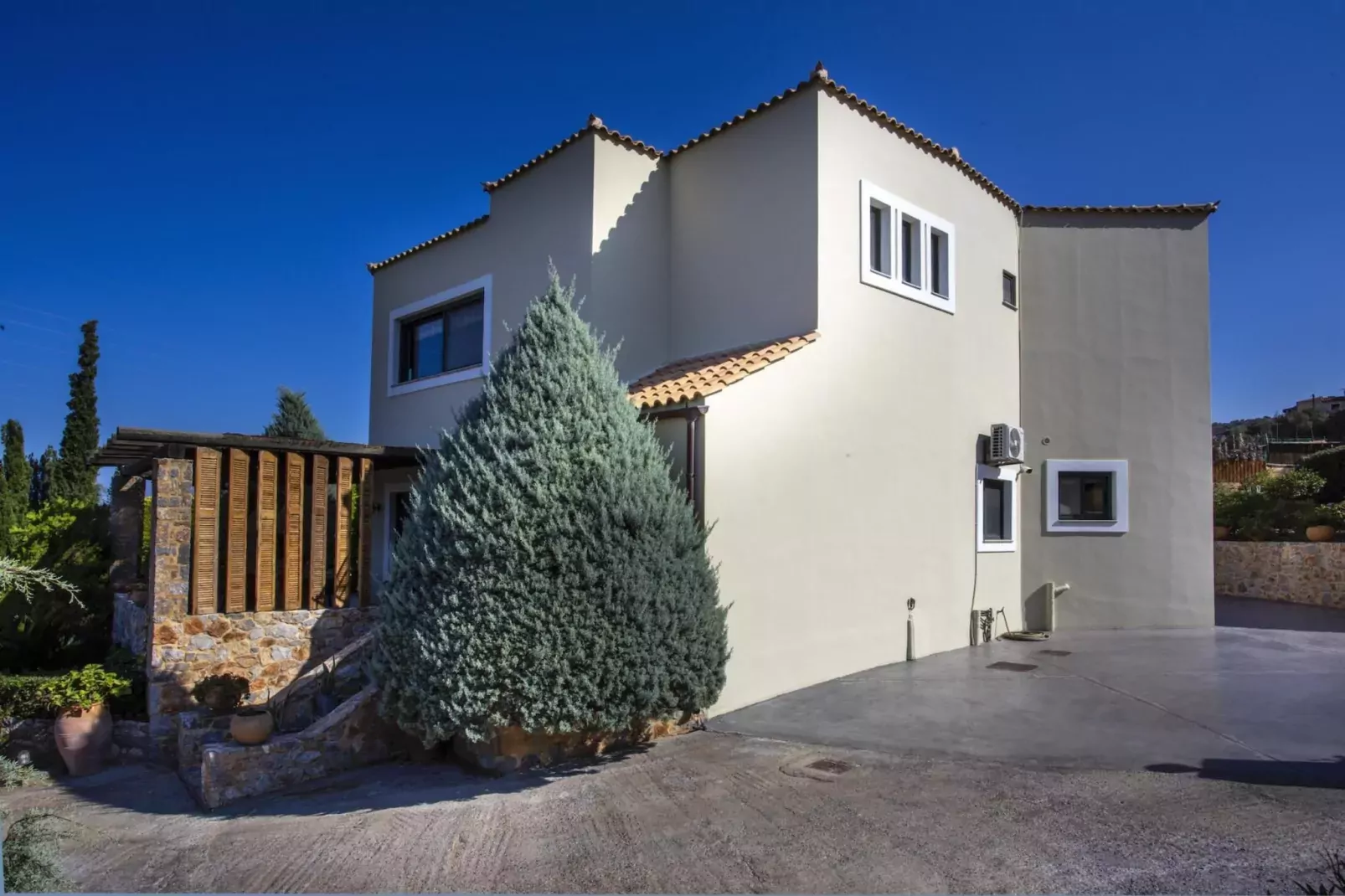 Golden Crest Villa-Buitenkant zomer