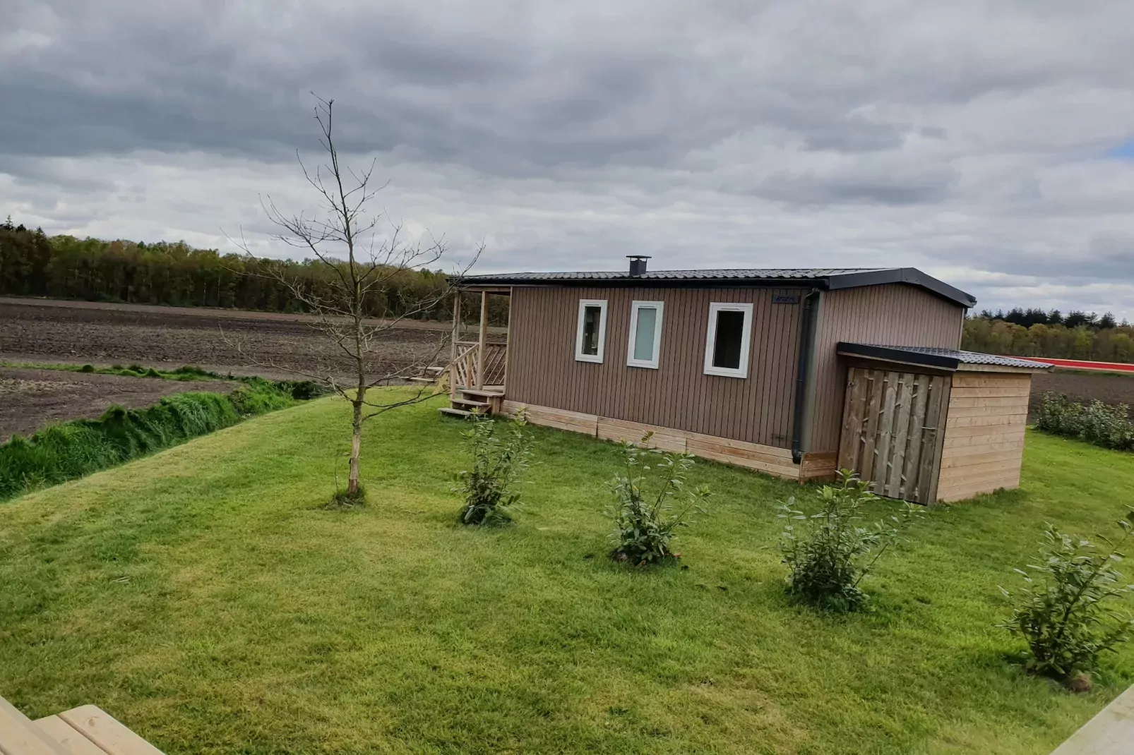 Elperhof Veldlodge-Buitenkant zomer