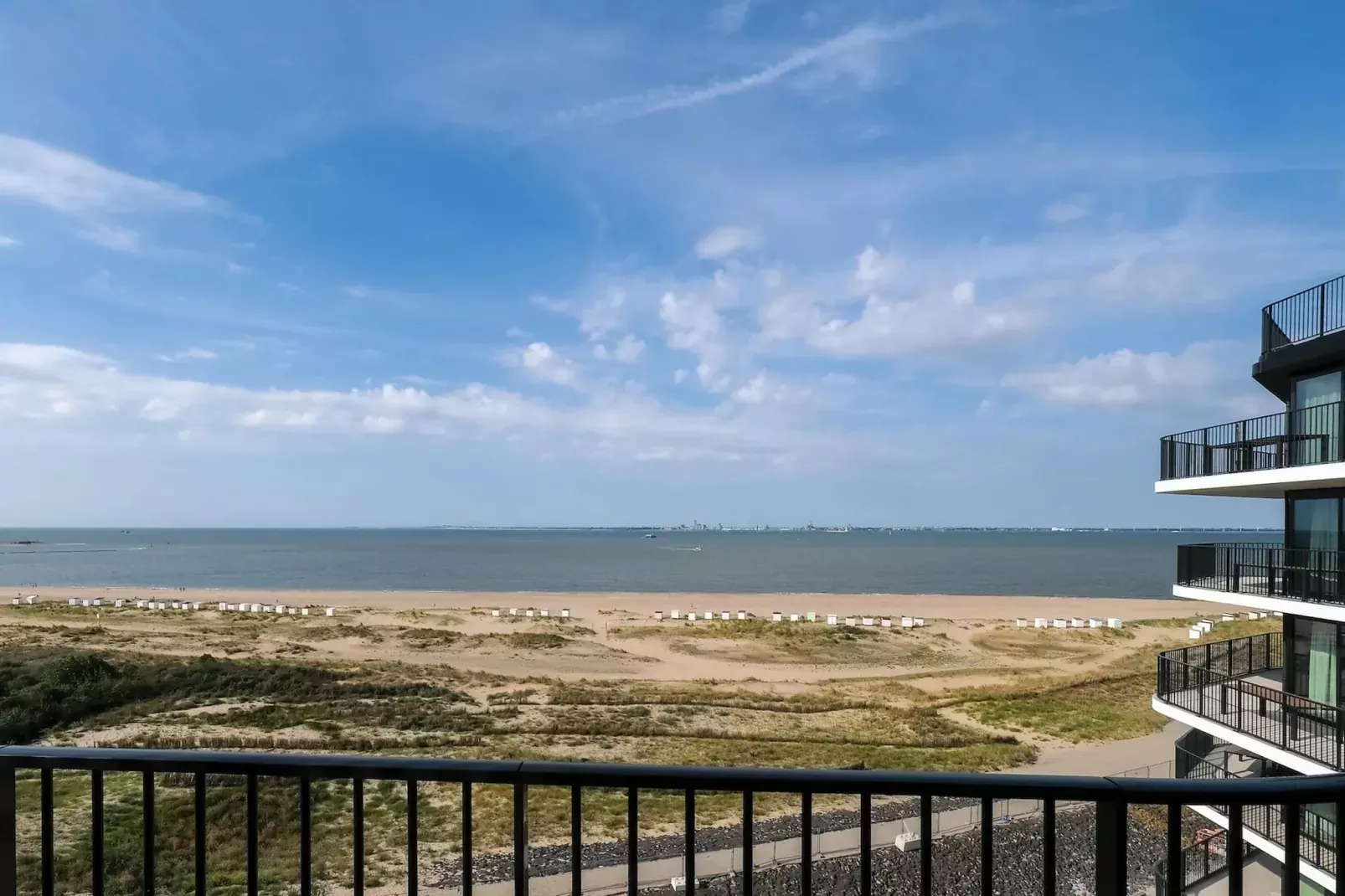 Pharos Sea Wave Panorama 16-Buitenkant zomer
