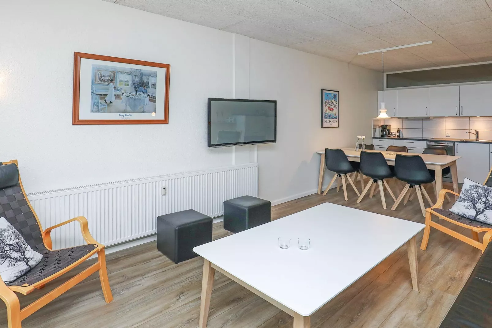 2 room w/seaview-Binnen