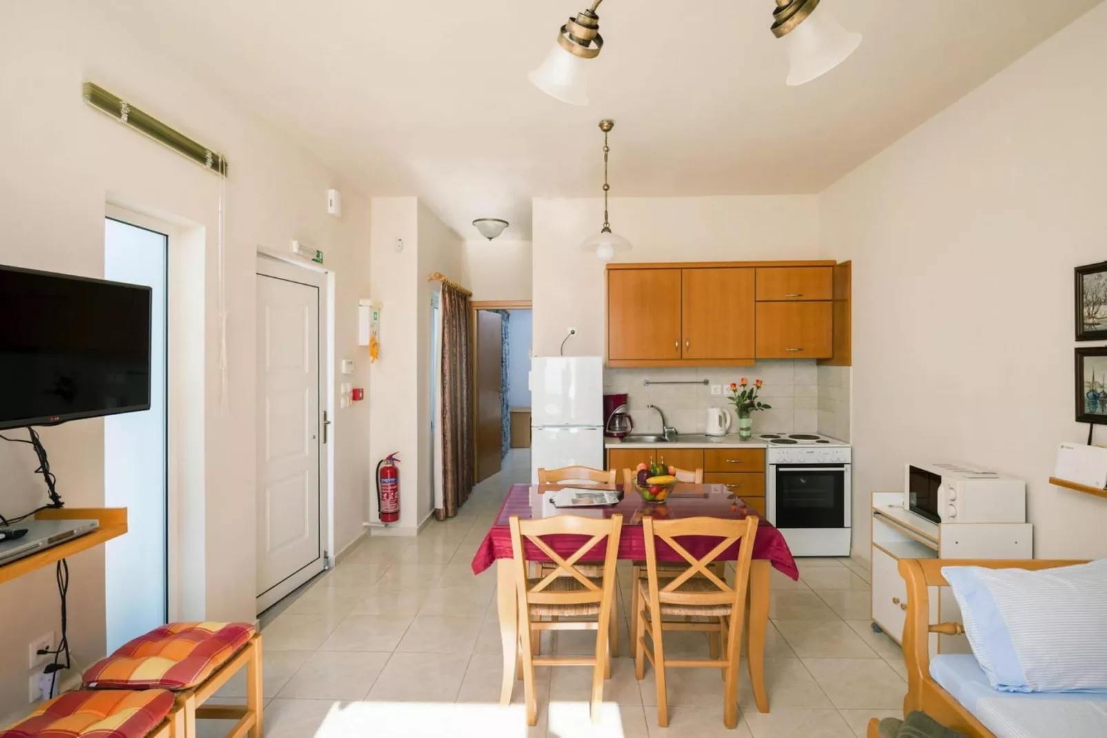 Apartments Cretan View, Chania-1 bedroom-app.-Eetkamer