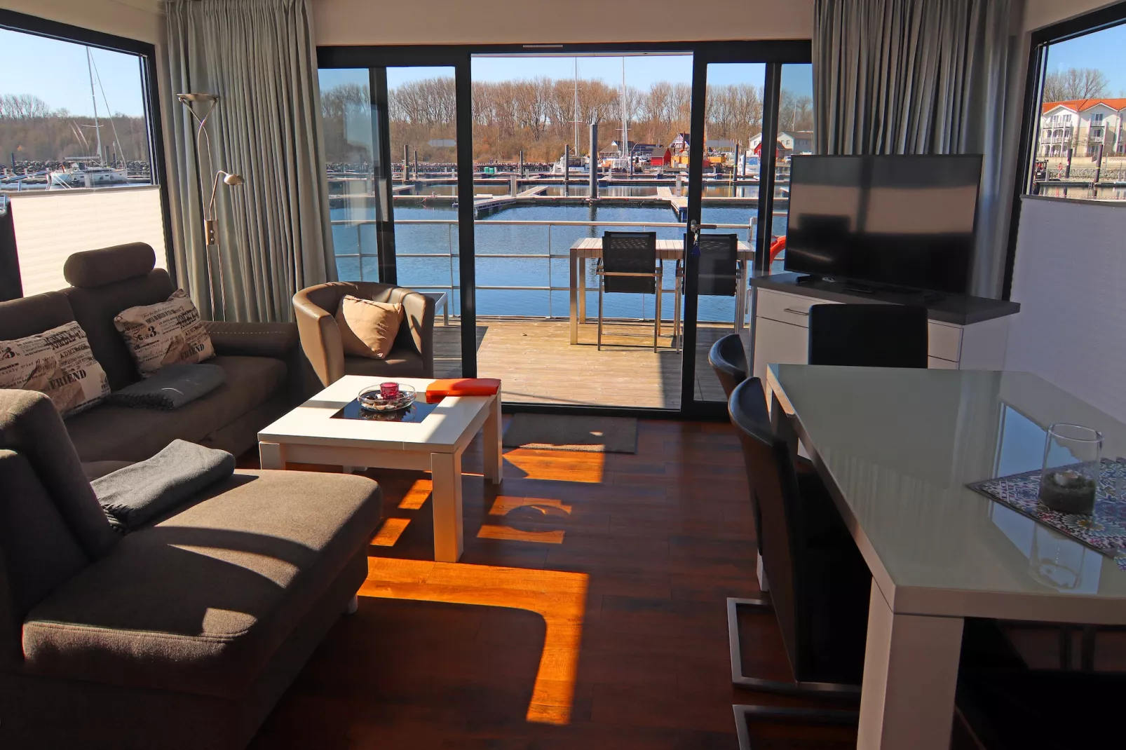 Hausboot Family & Friends LP2 / 3 Personen-Woonkamer
