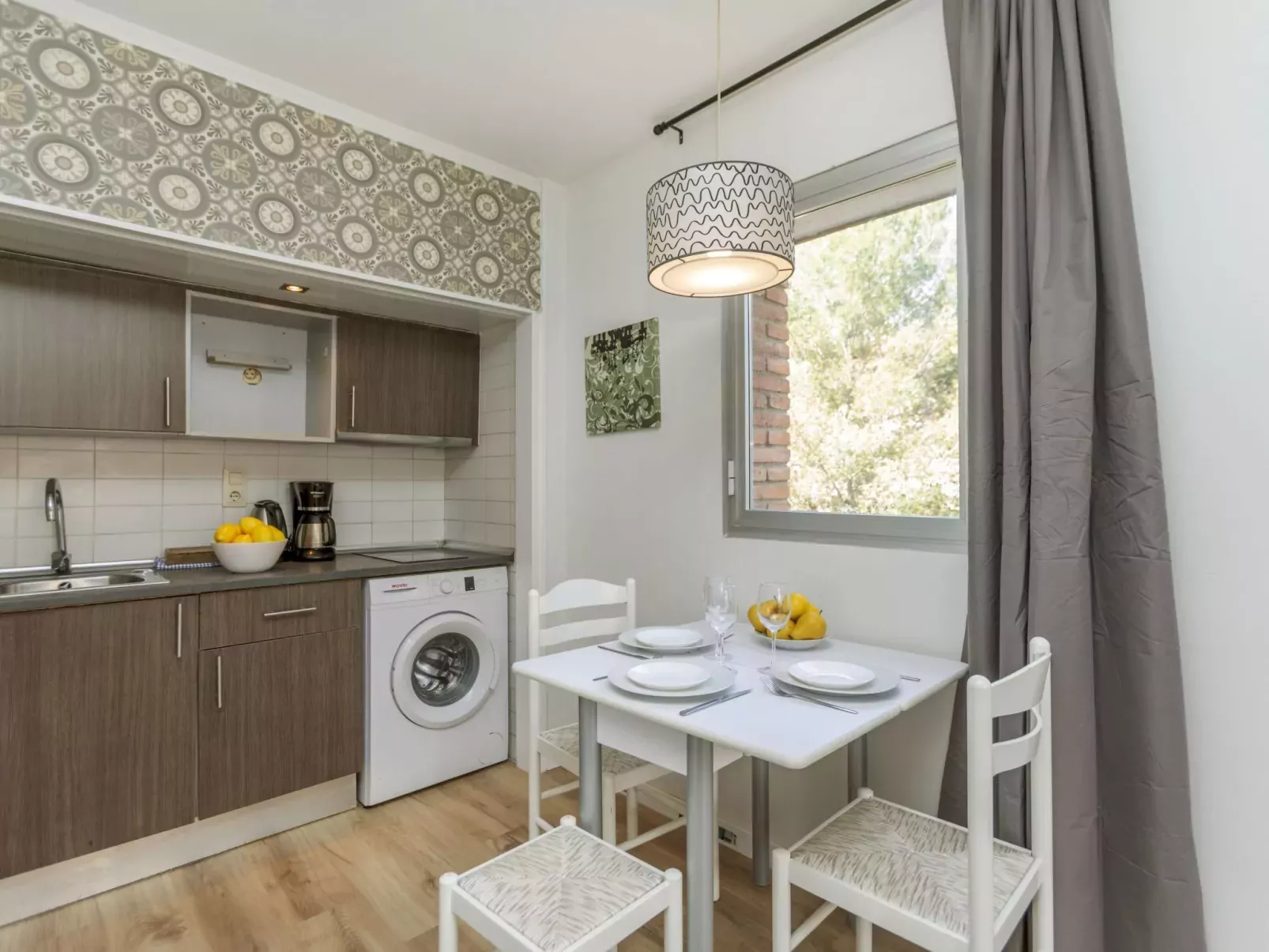 Cosy Lloret-Binnen