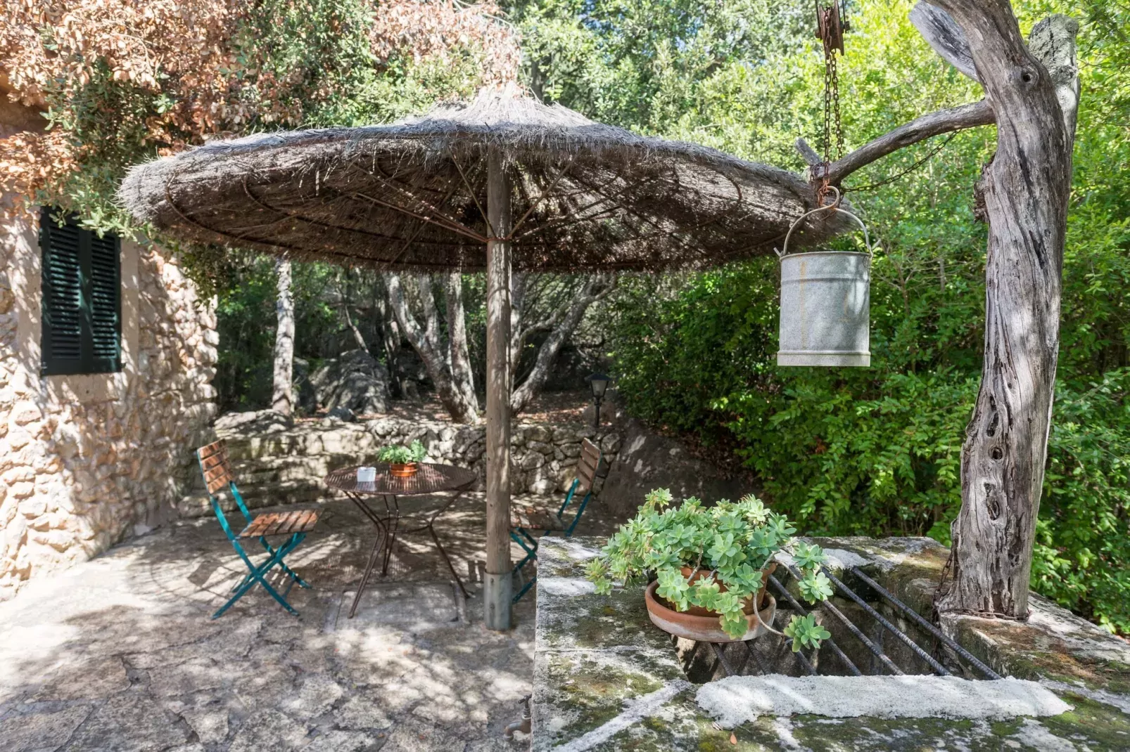 Casa De Piedra - Buitenkant zomer