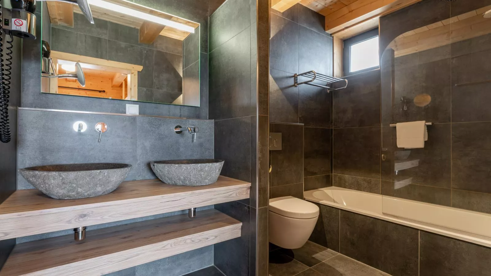 Alpina Lodge-Badkamer