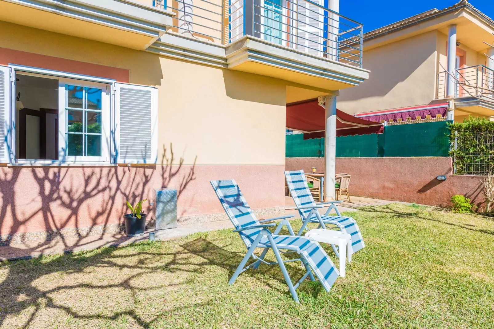 Villa Rosa-Image-tags.