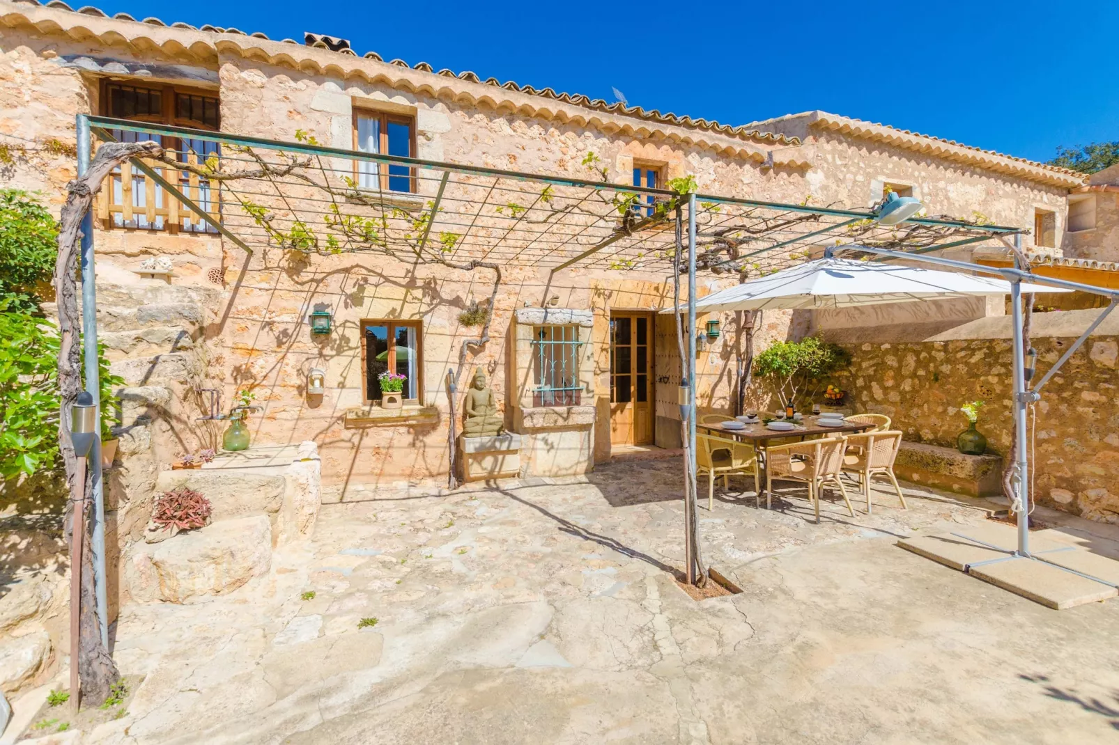 Finca Can Maria Costitx-Buitenkant zomer
