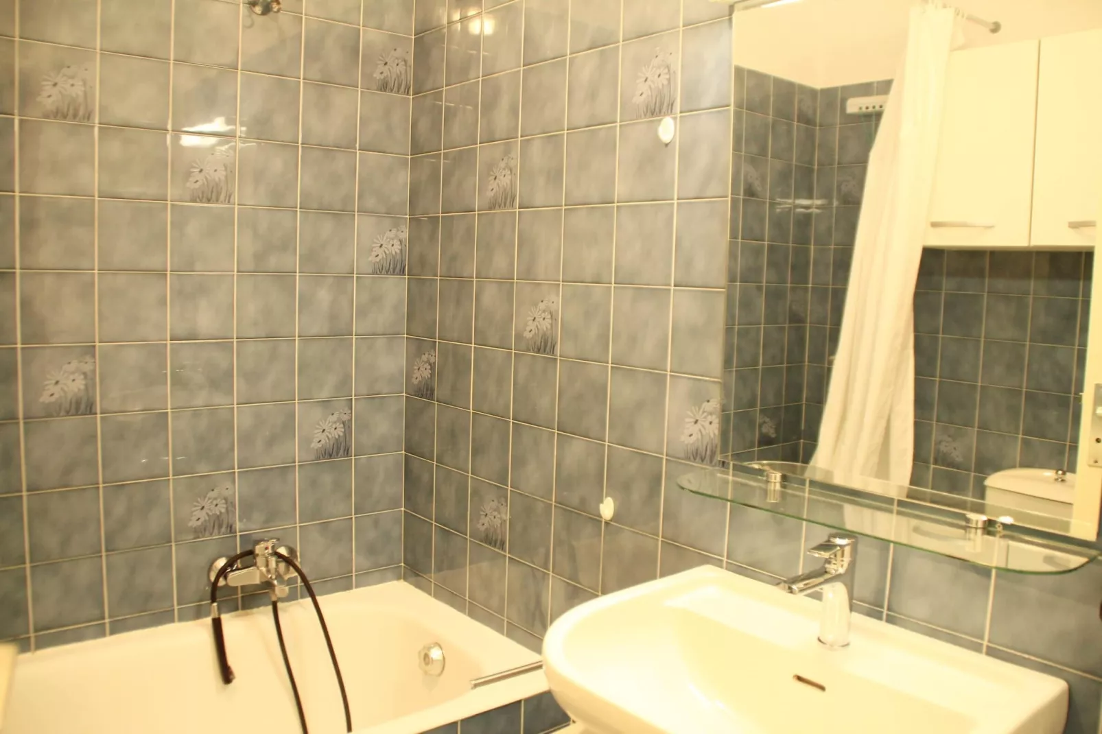 Chambron CB13 CENTER & VIEW 4 Pers.-Badkamer