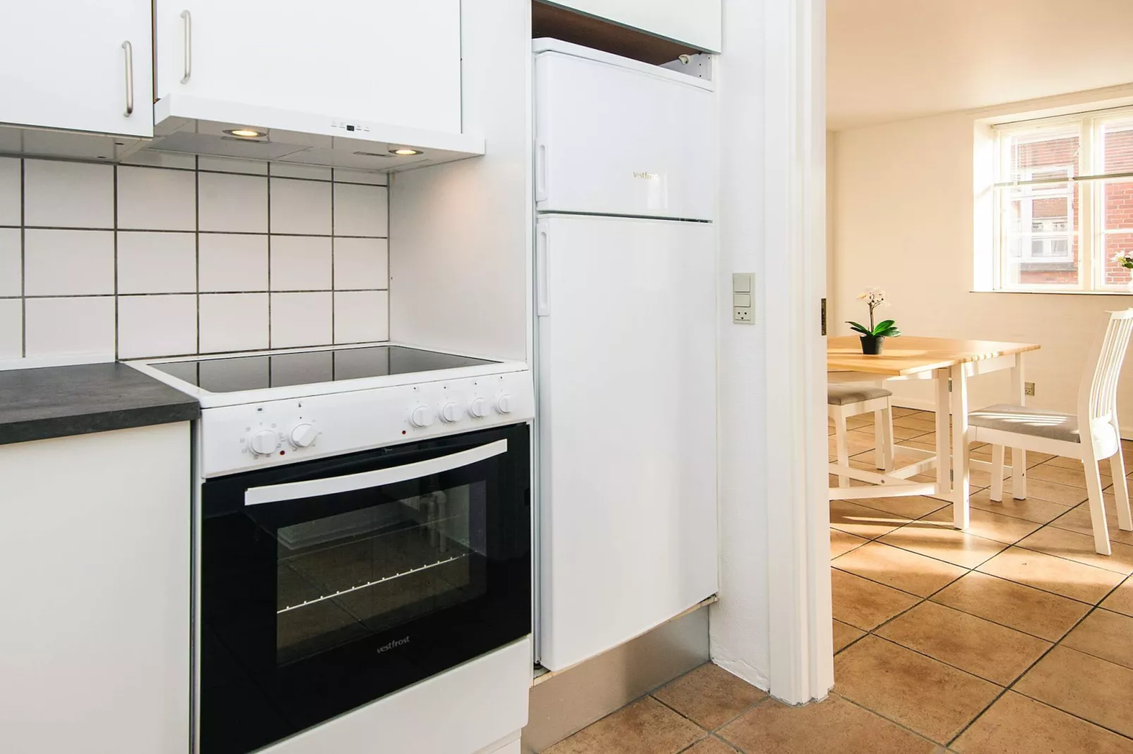 Appartement, 250m van de kust-Binnen