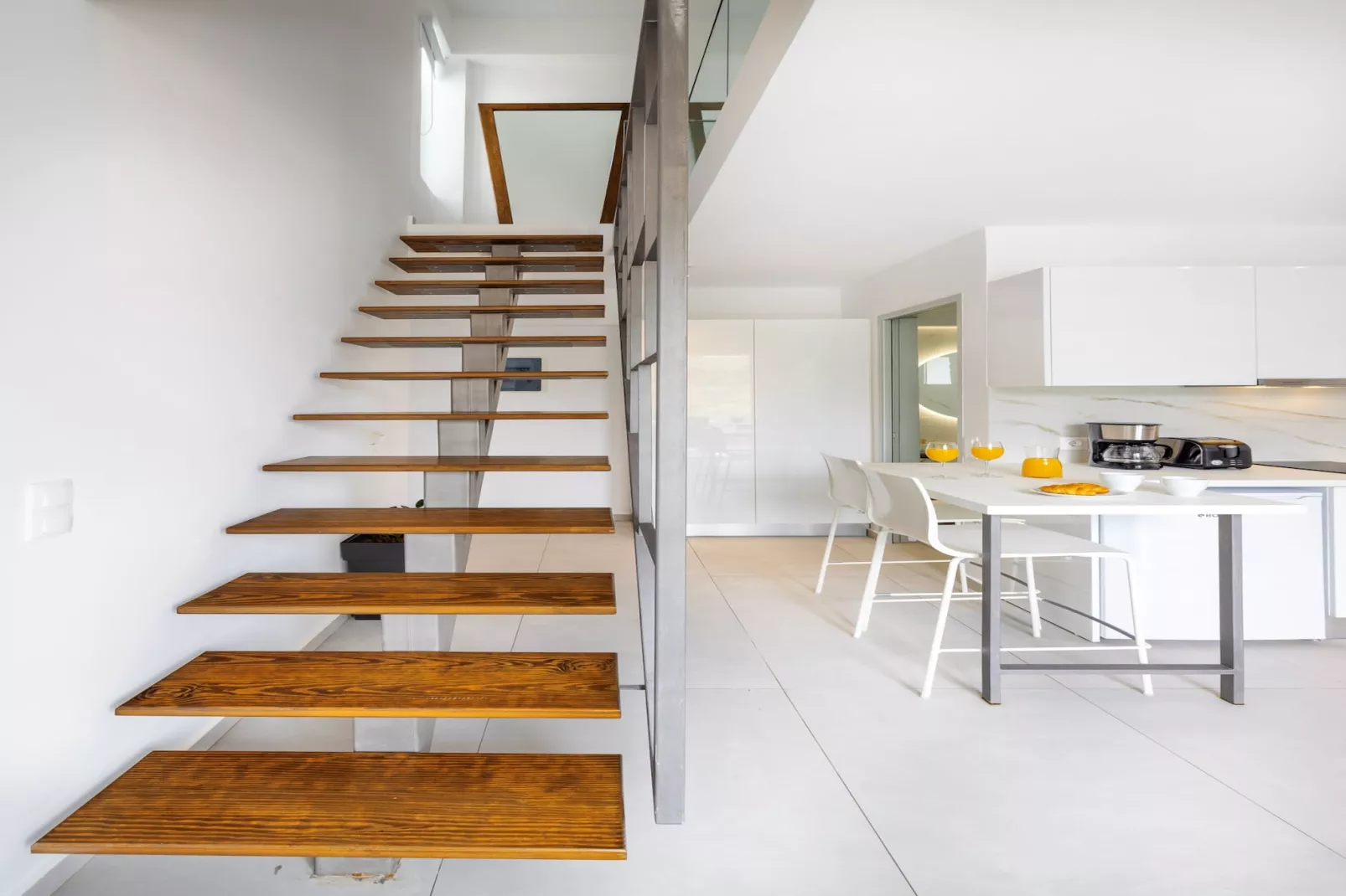 Creta Sun, 202 Mezzanine City View-Overloop