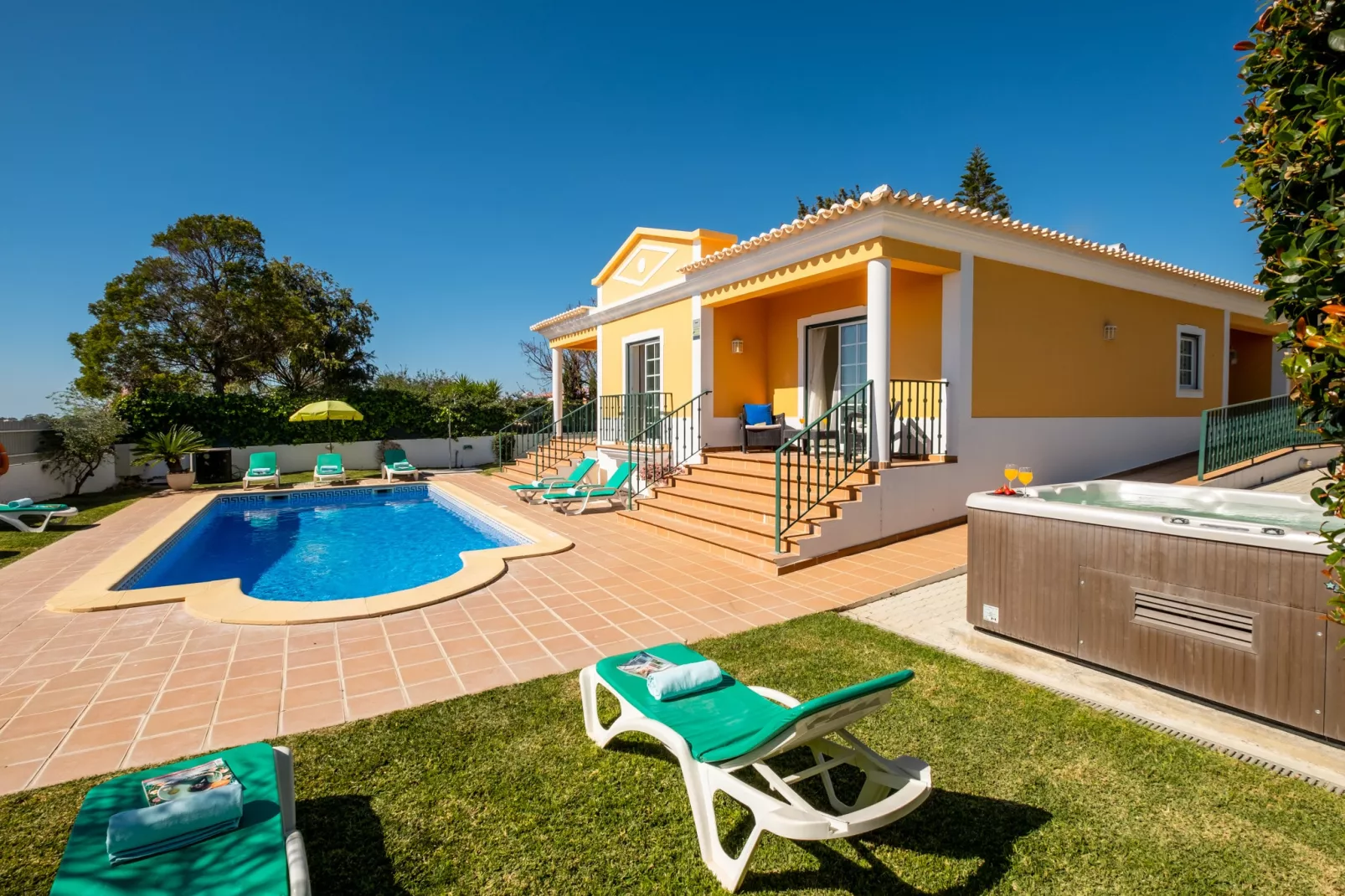 Villa Alegria-Buitenkant zomer