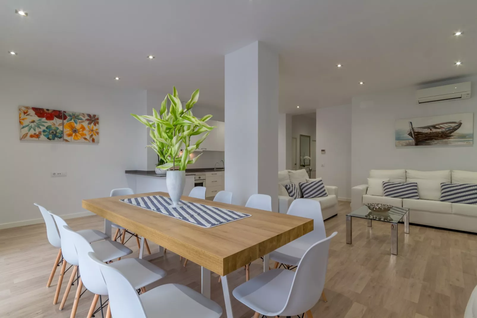 Miquel Santandreu 40, TownHouse 5StarsHome Mallorc-Eetkamer