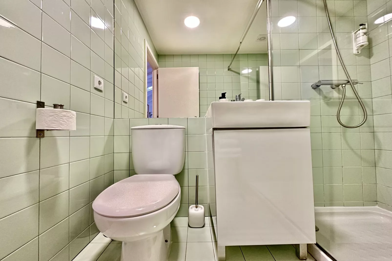 YOUROPO - Typical House 3-Badkamer