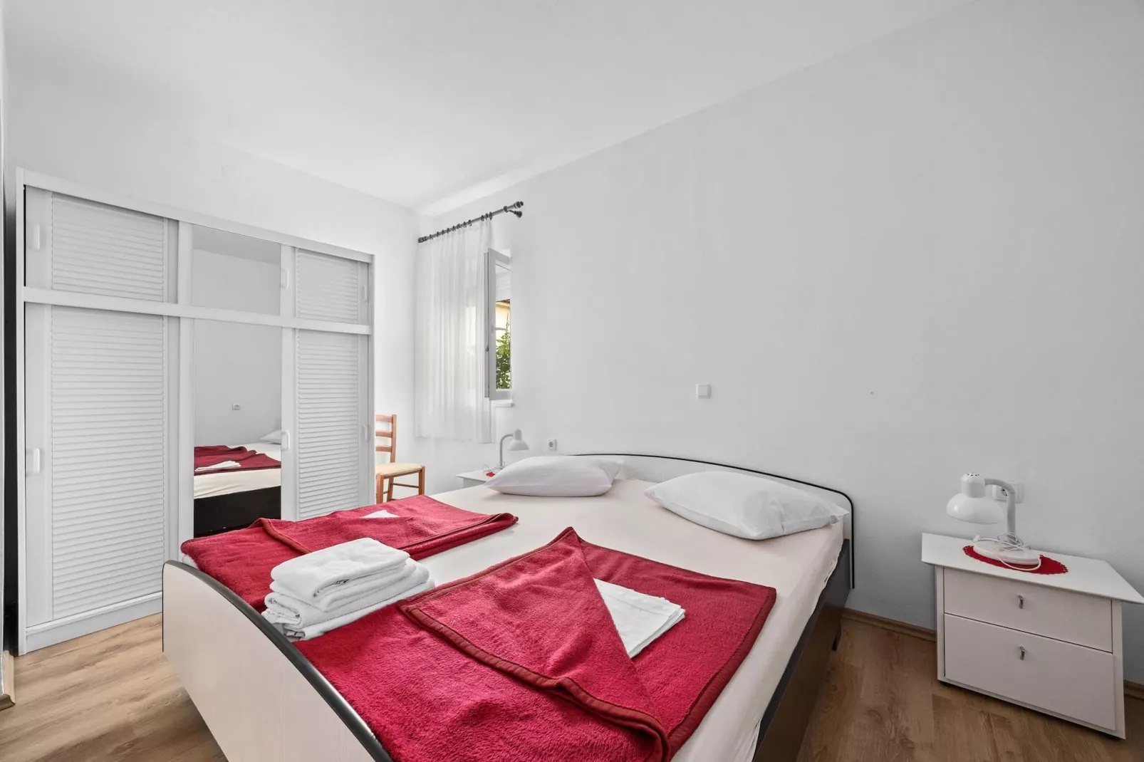 Apartments Jurica - Apt Marija with Sea View,-Slaapkamer