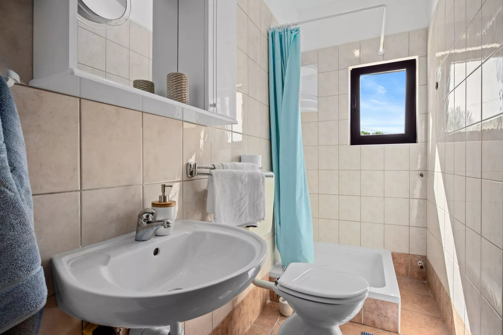 Anamar - One Bedroom Apartment-Badkamer