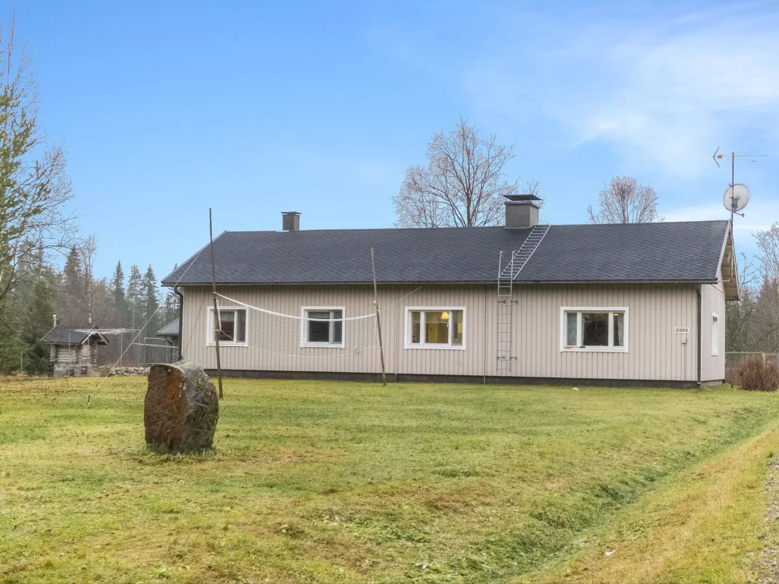 Backcountry base-Buiten