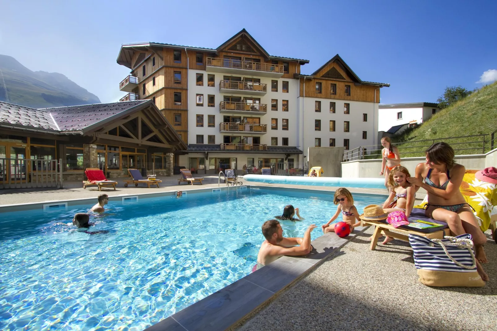 LES DEUX ALPES_S8V-Zwembad