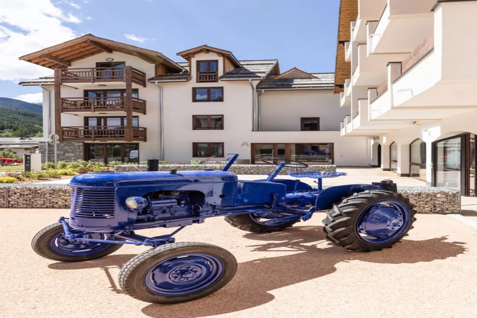 SERRE CHEVALIER Le Cristal Lodge-A24S-Buitenkant zomer