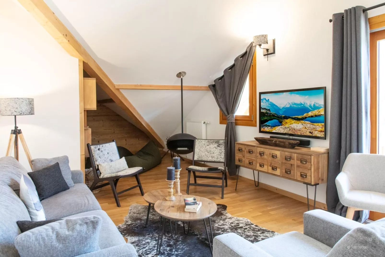 VAUJANY Edelweiss-A36P-Woonkamer