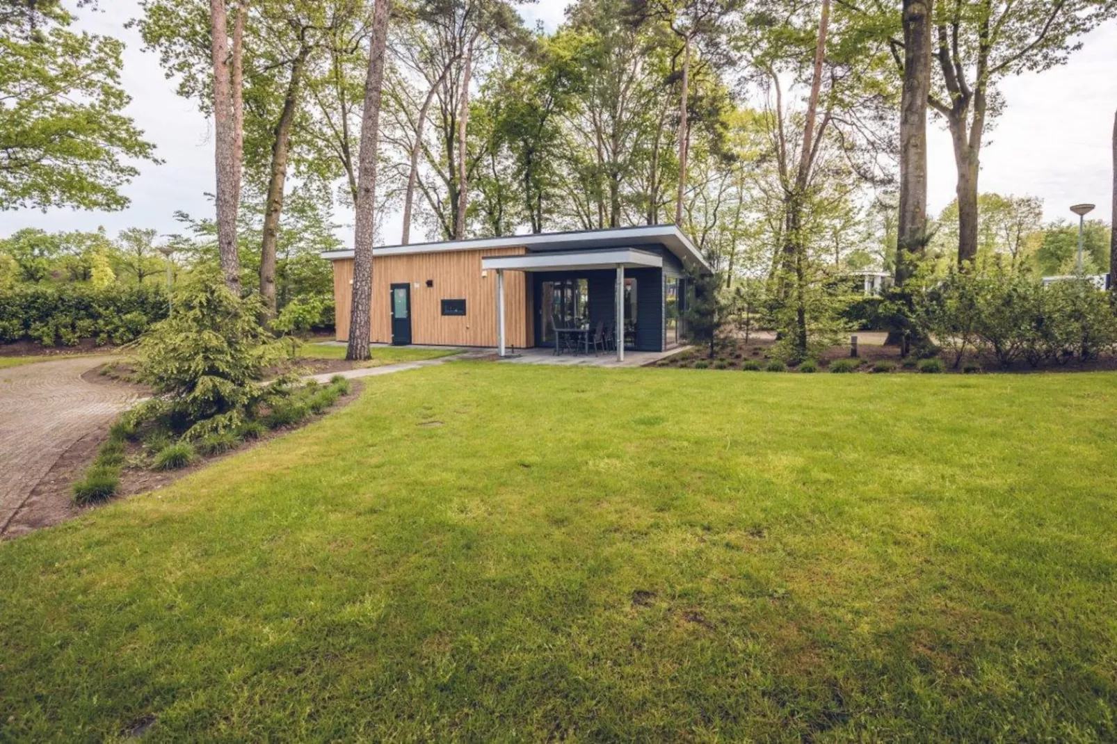 Bosvilla | 2 - 4 persons-Buitenkant zomer