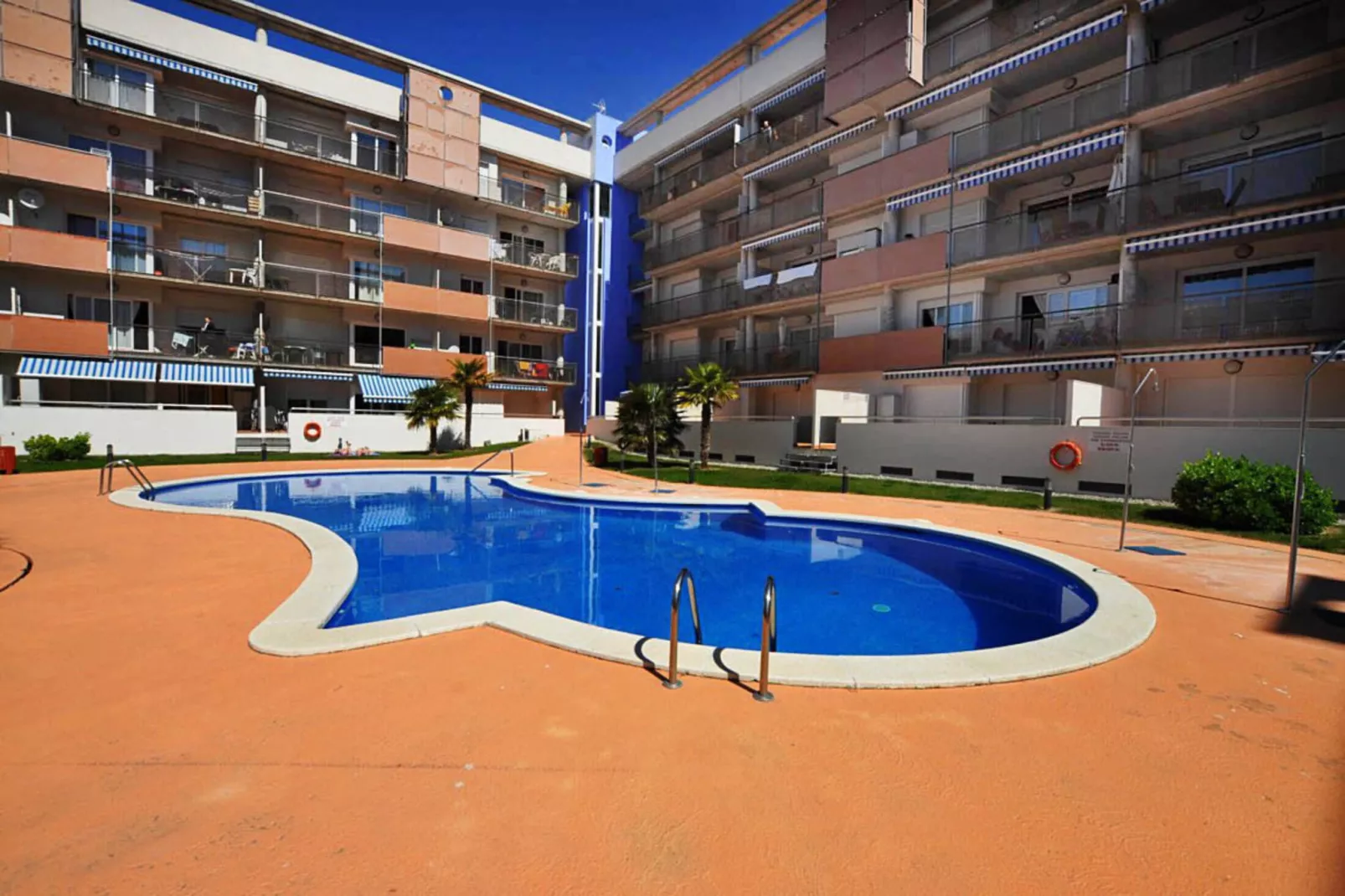 1235 BLAUMARINA con piscina-Zwembad