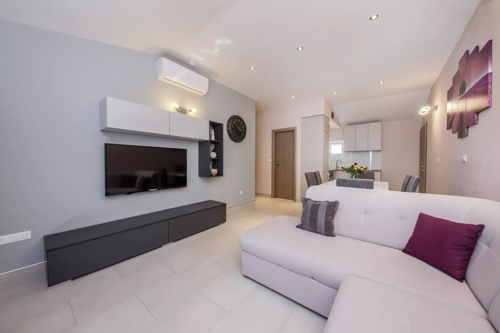 Apartments Savin - two bedroom apartment-Woonkamer