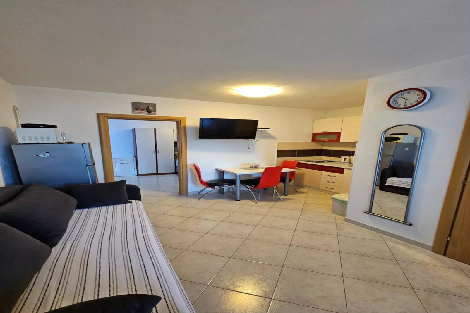 Apartments Olga - one bedroom apartment A1-Eetkamer