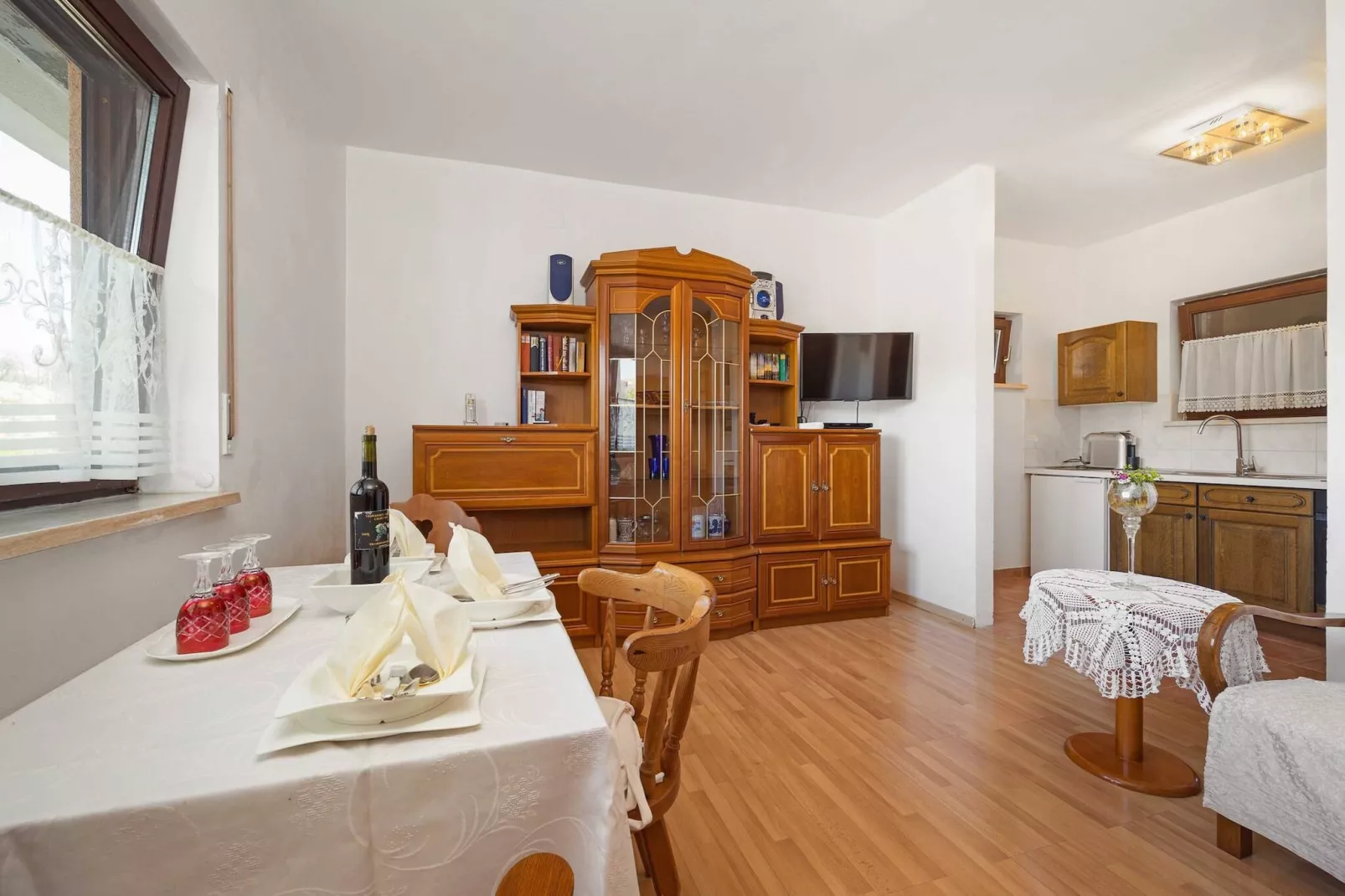 Apartment Hortenzija - Two bedroom apartment-Eetkamer