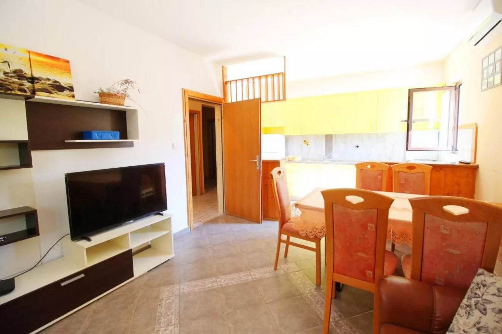 Apartments Dubravica - two bedroom apartment-Eetkamer