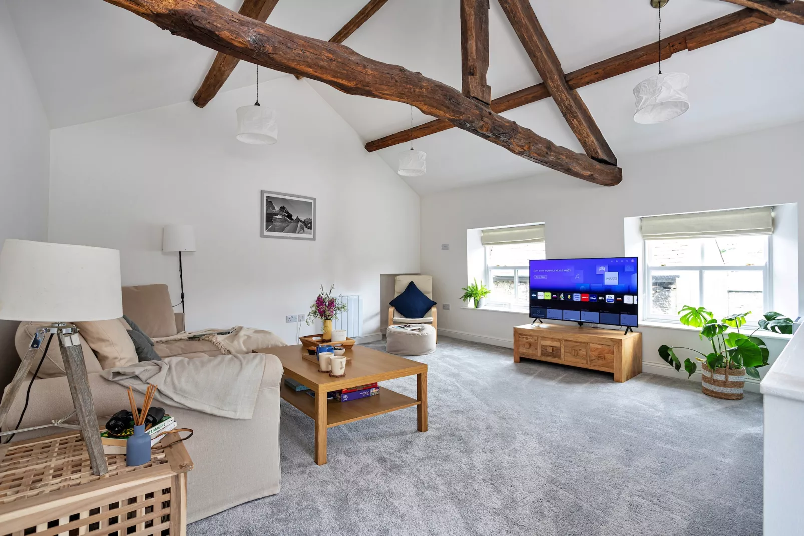 Courtyard Cottage-Woonkamer