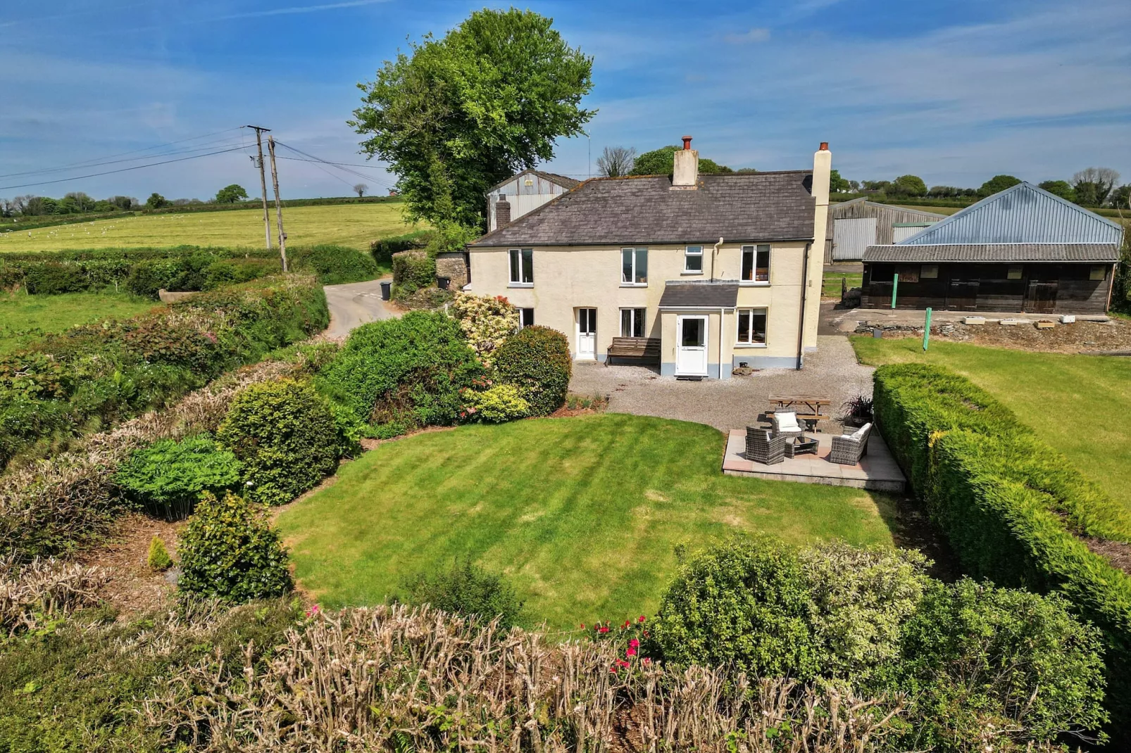 Cutkieve Farm Cottage-Buitenkant zomer