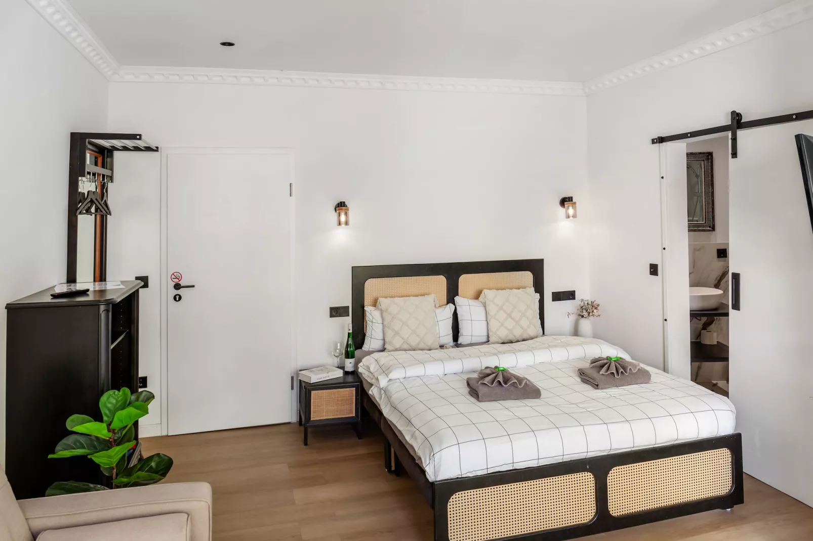 Modern Stay Studio mit Balkon-Slaapkamer