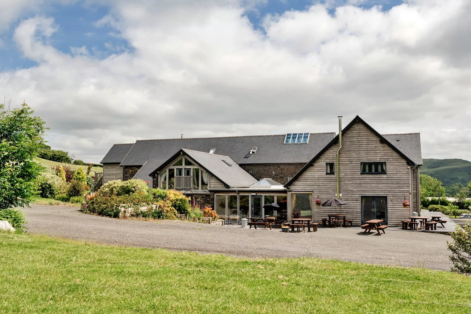 The Welsh Barn-Buitenkant zomer